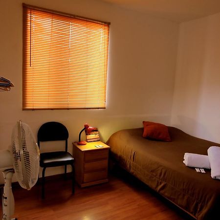 La Casa De Karla Hostel Лима Екстериор снимка