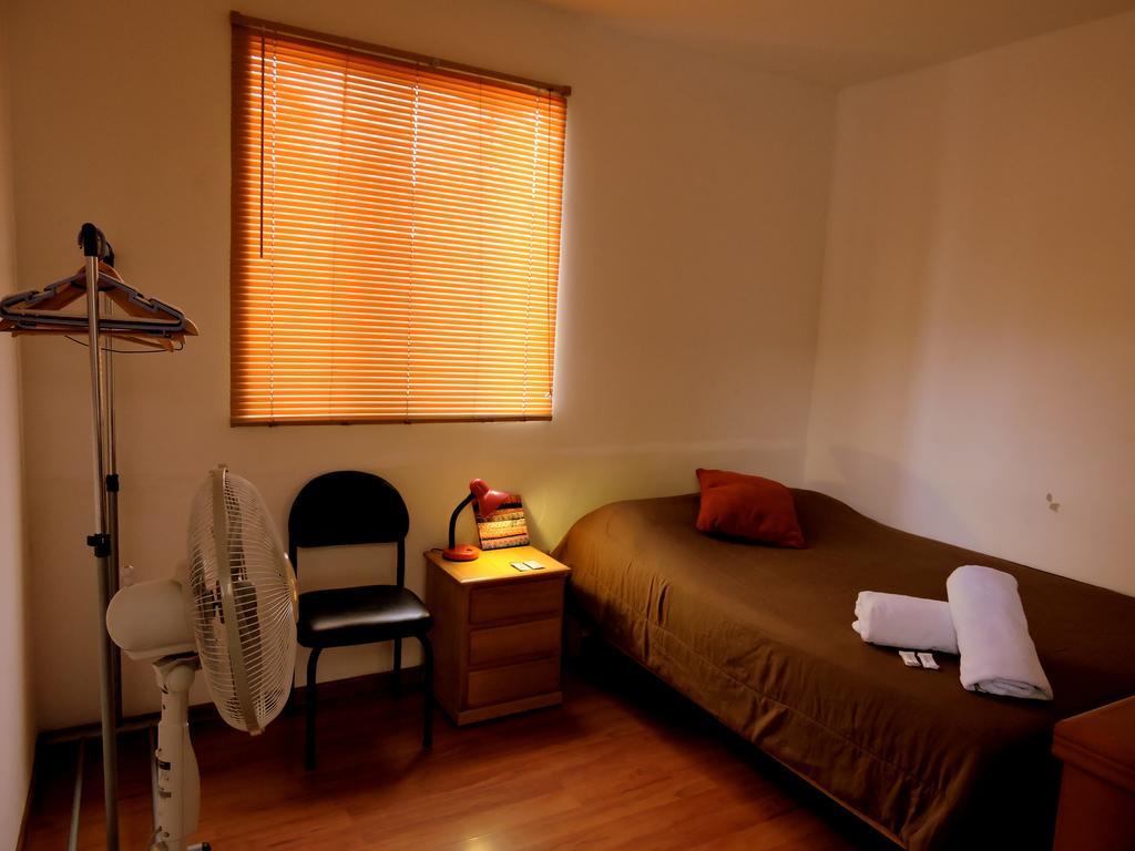 La Casa De Karla Hostel Лима Екстериор снимка