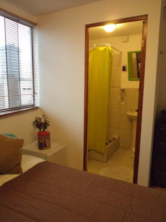 La Casa De Karla Hostel Лима Стая снимка