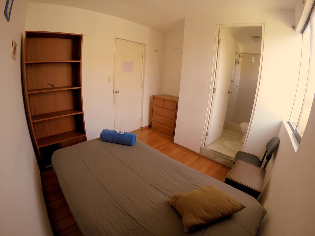 La Casa De Karla Hostel Лима Екстериор снимка