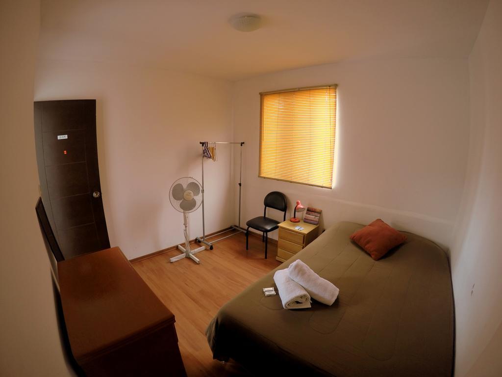 La Casa De Karla Hostel Лима Екстериор снимка