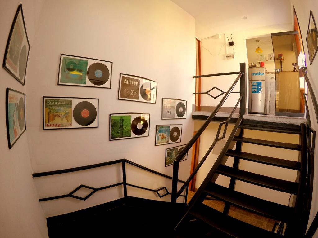 La Casa De Karla Hostel Лима Екстериор снимка