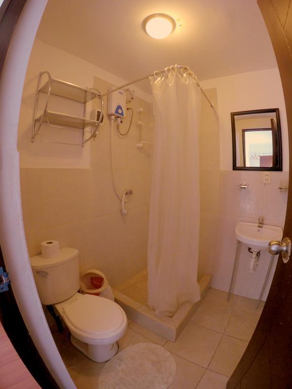 La Casa De Karla Hostel Лима Екстериор снимка