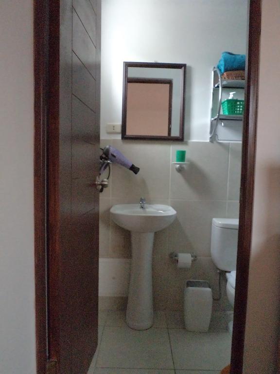 La Casa De Karla Hostel Лима Стая снимка